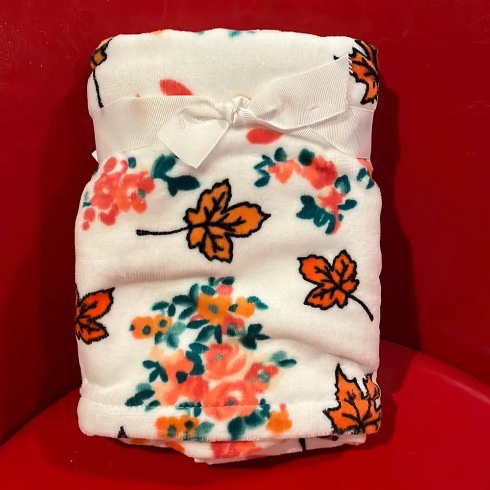 NWT Betsey Johnson hand towels